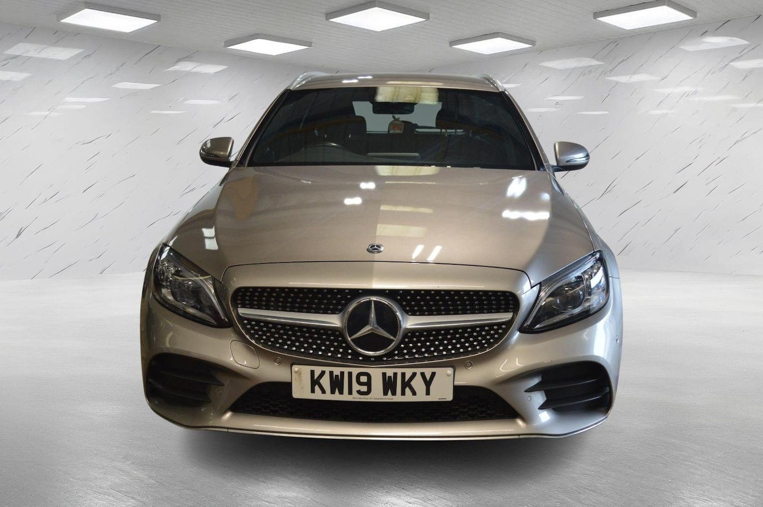 Used Mercedes-Benz C Class 2019 for sale - 76793614: Photo 2