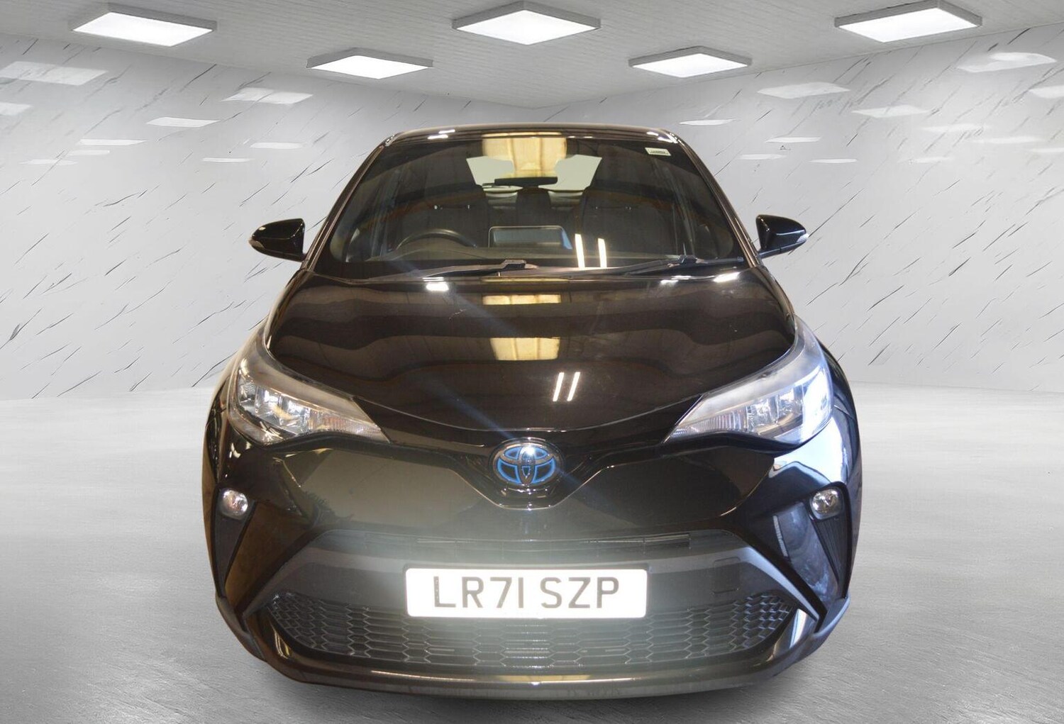 Used Toyota C-HR 2021 for sale - 77953936: Photo 2