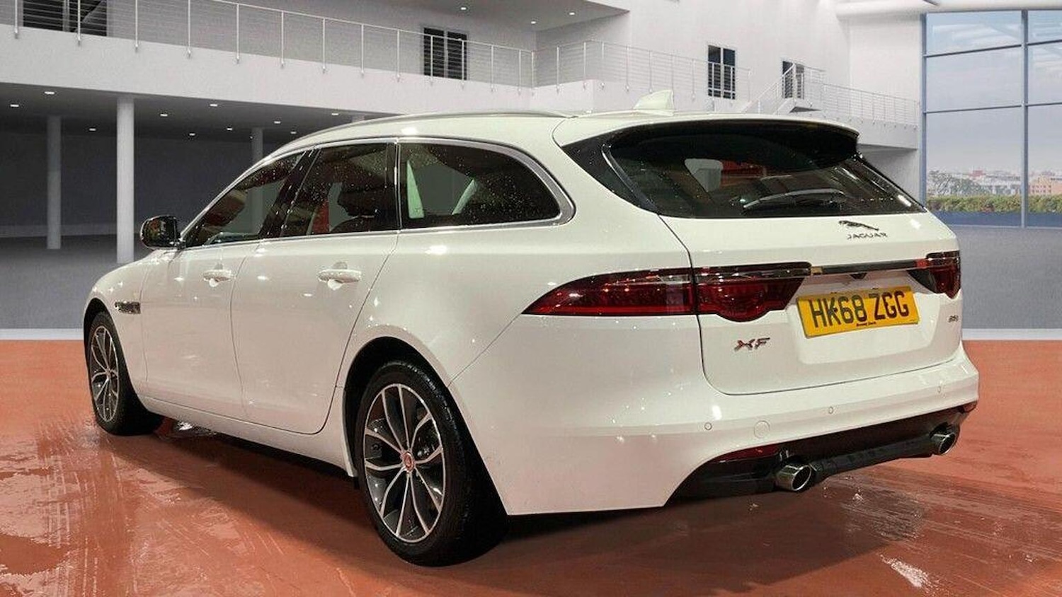 Used Jaguar XF 2019 for sale - 76924448: Photo 3