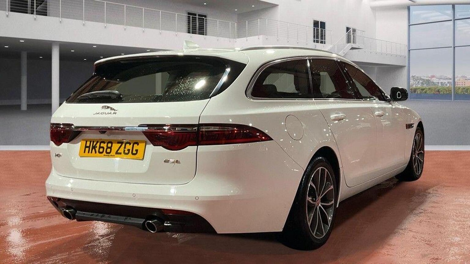 Used Jaguar XF 2019 for sale - 76924448: Photo 4