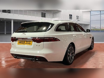 Used Jaguar XF 2019 for sale - 76924448: Photo
