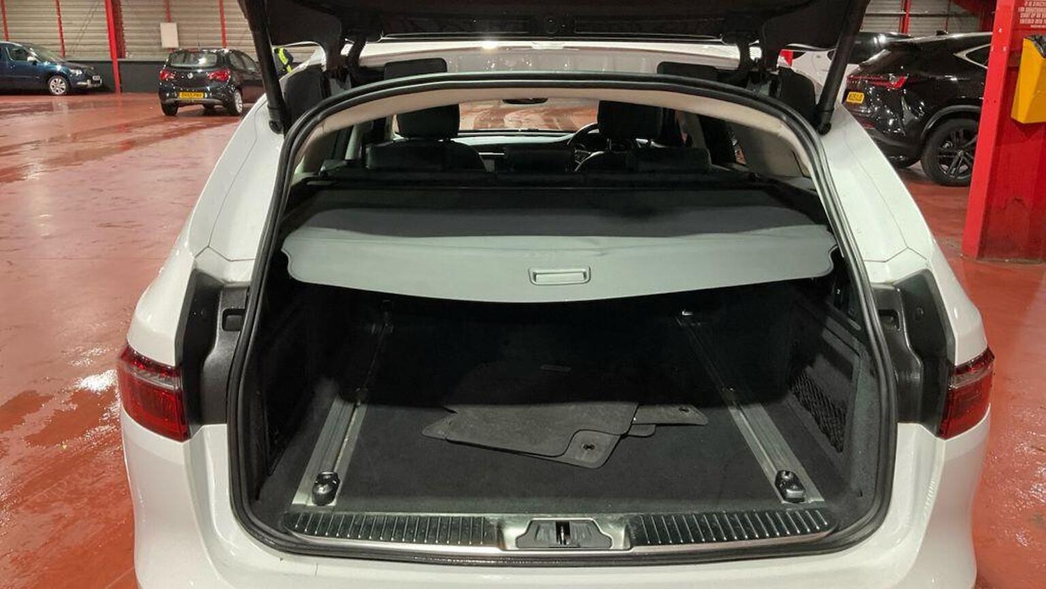 Used Jaguar XF 2019 for sale - 76924448: Photo 7