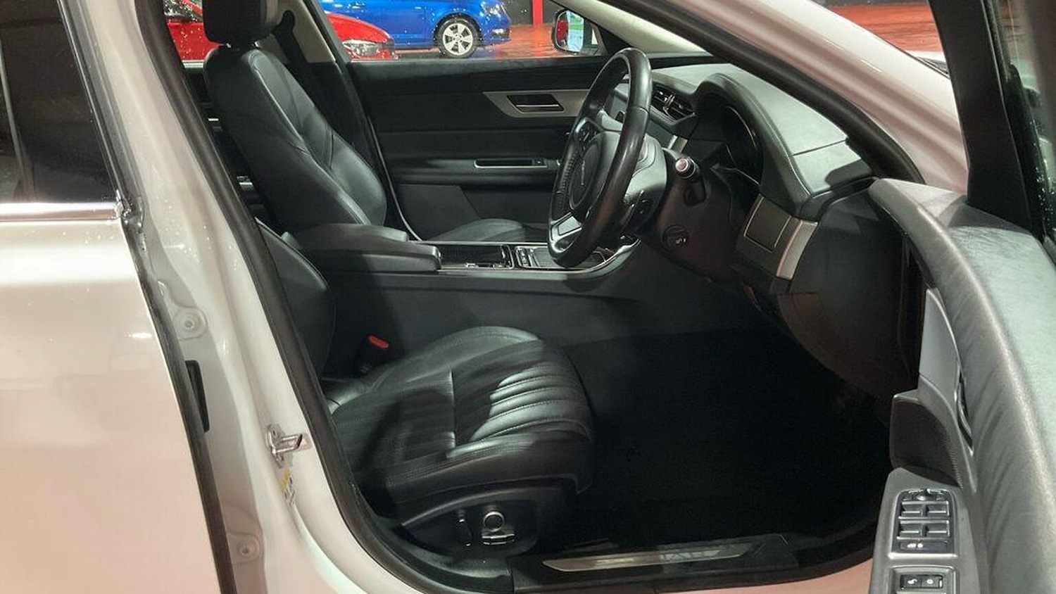 Used Jaguar XF 2019 for sale - 76924448: Photo 9