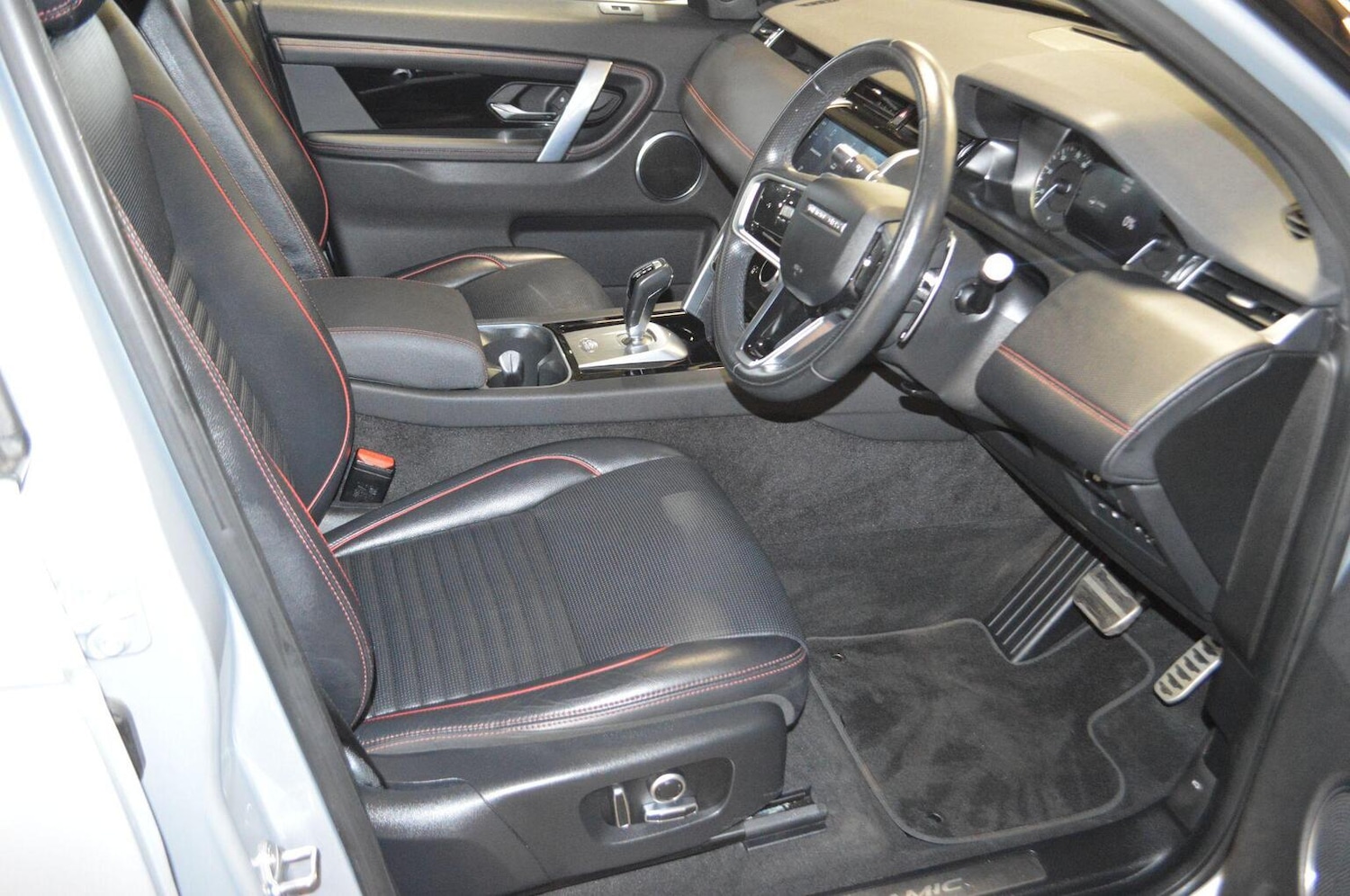 Used Land Rover Discovery Sport 2022 for sale - 77154419: Photo 12