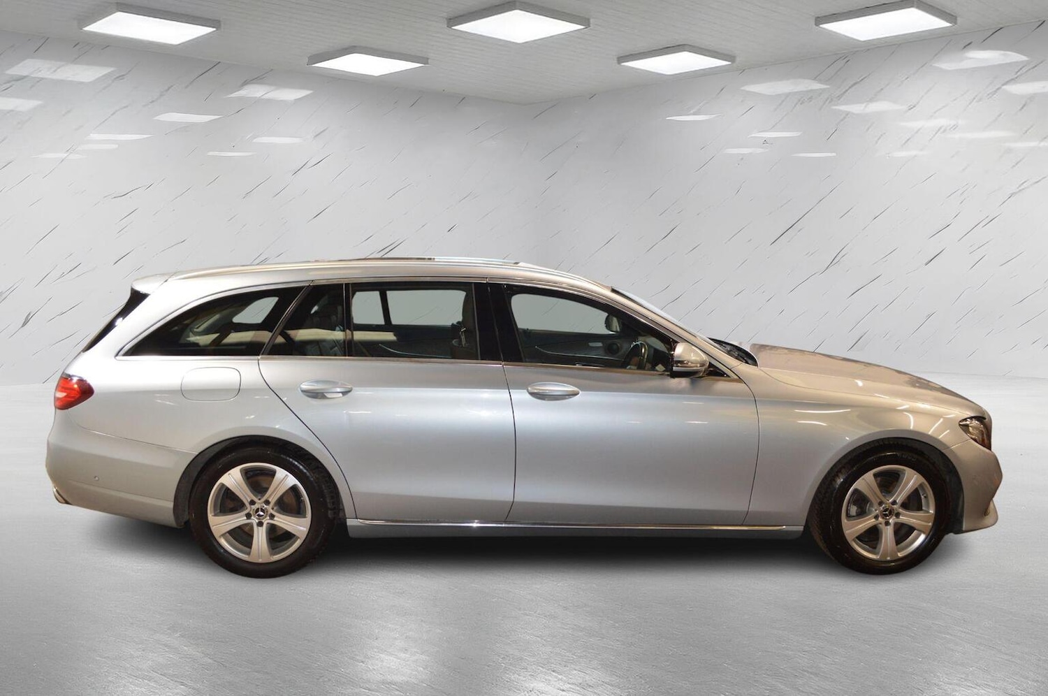 Used Mercedes-Benz E Class 2017 for sale - 78004334: Photo 4