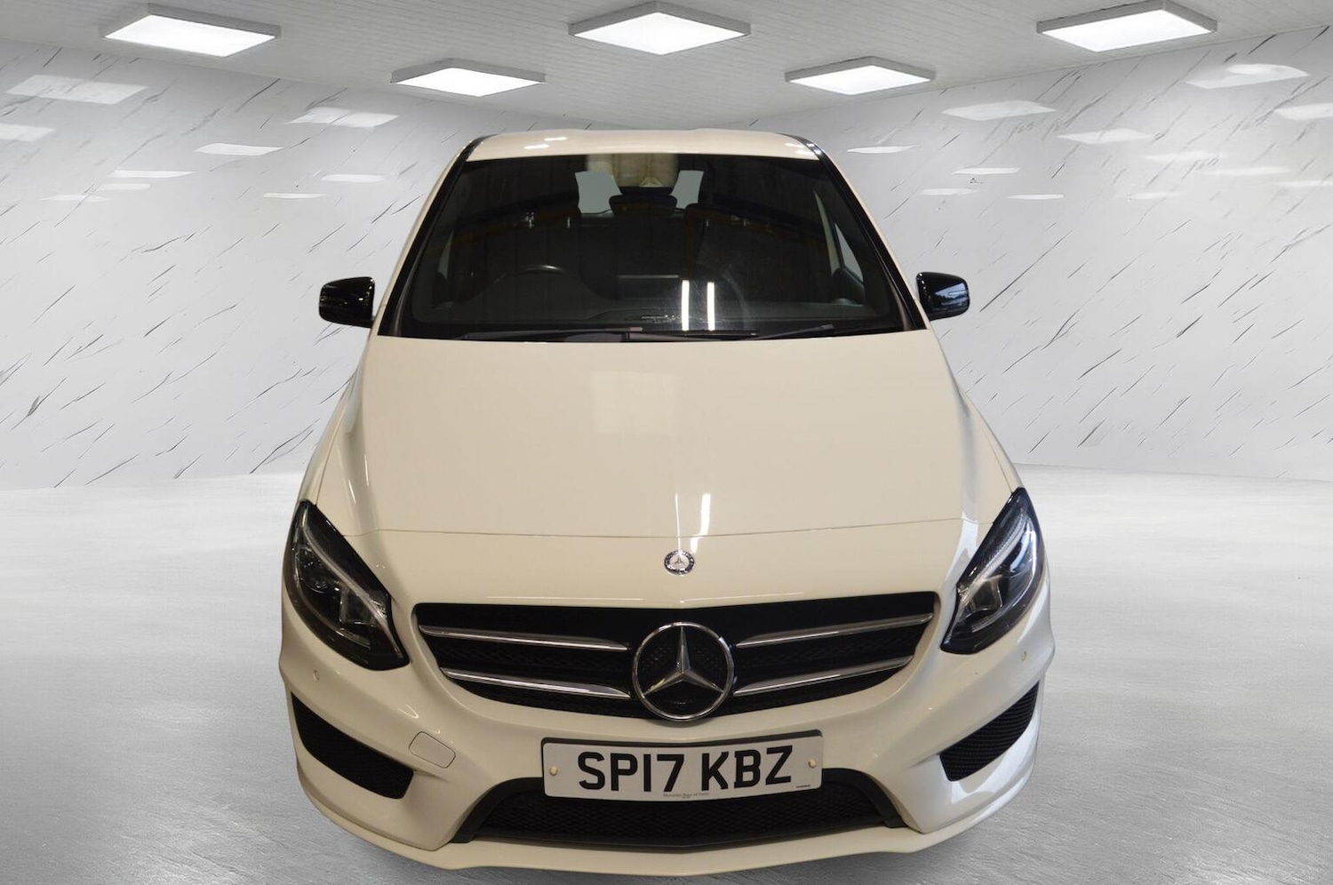 Used Mercedes-Benz B Class 2017 for sale - 76769575: Photo 2