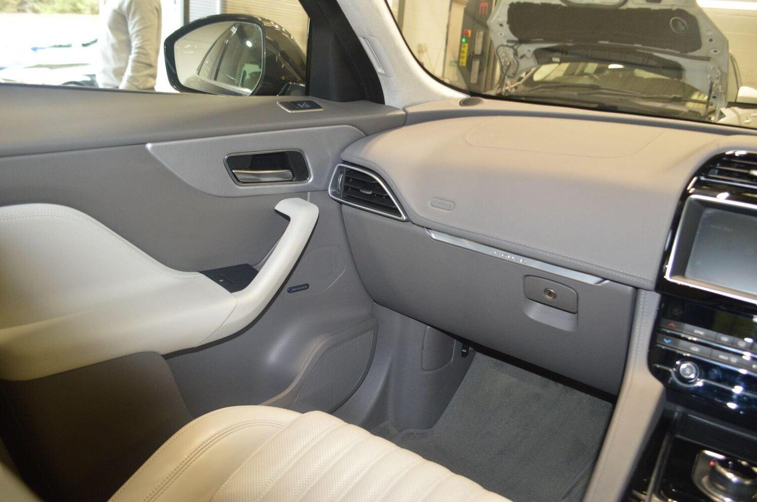 Used Jaguar F-Pace 2018 for sale - 76107298: Photo 15