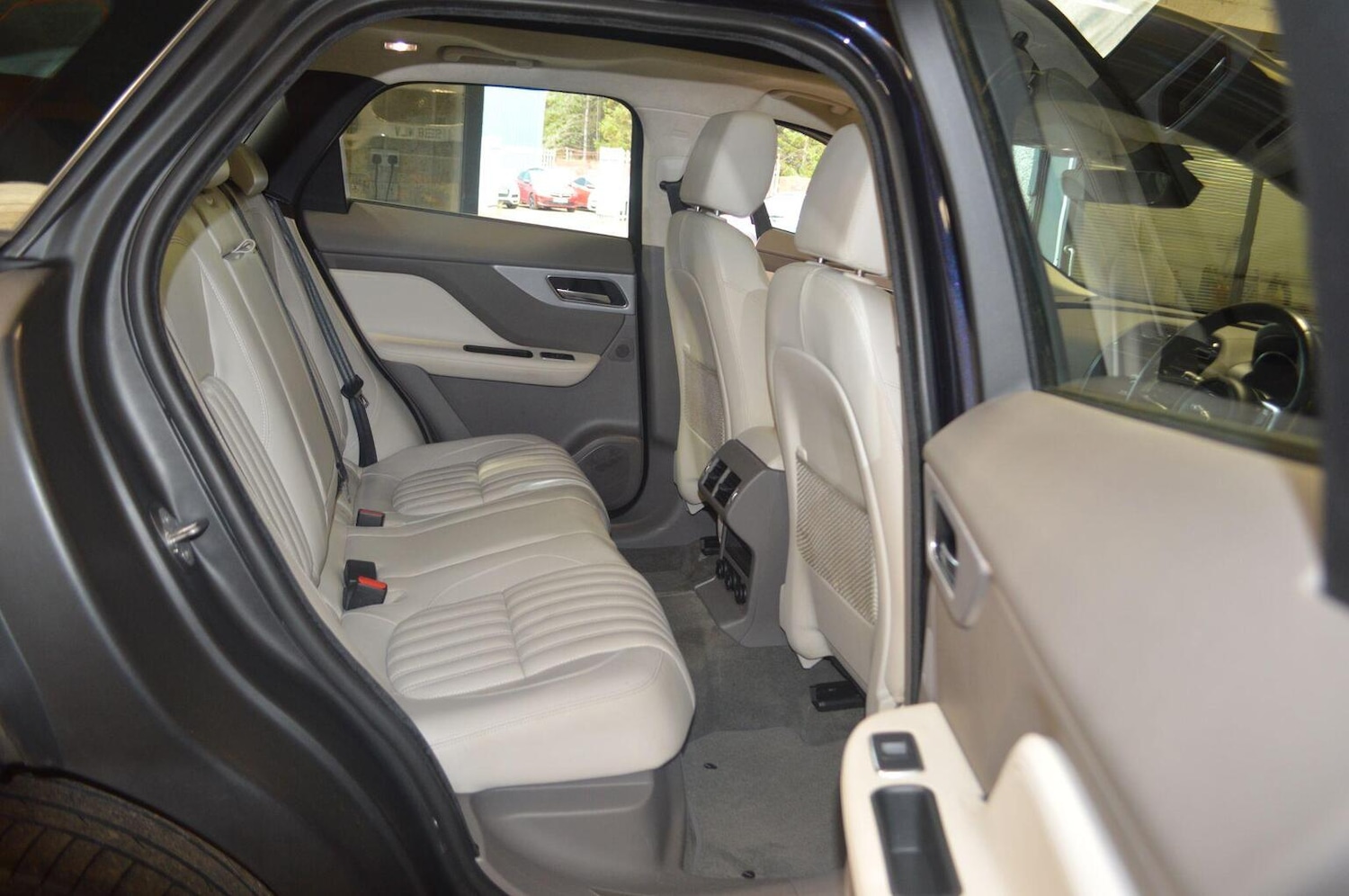 Used Jaguar F-Pace 2018 for sale - 76107298: Photo 17