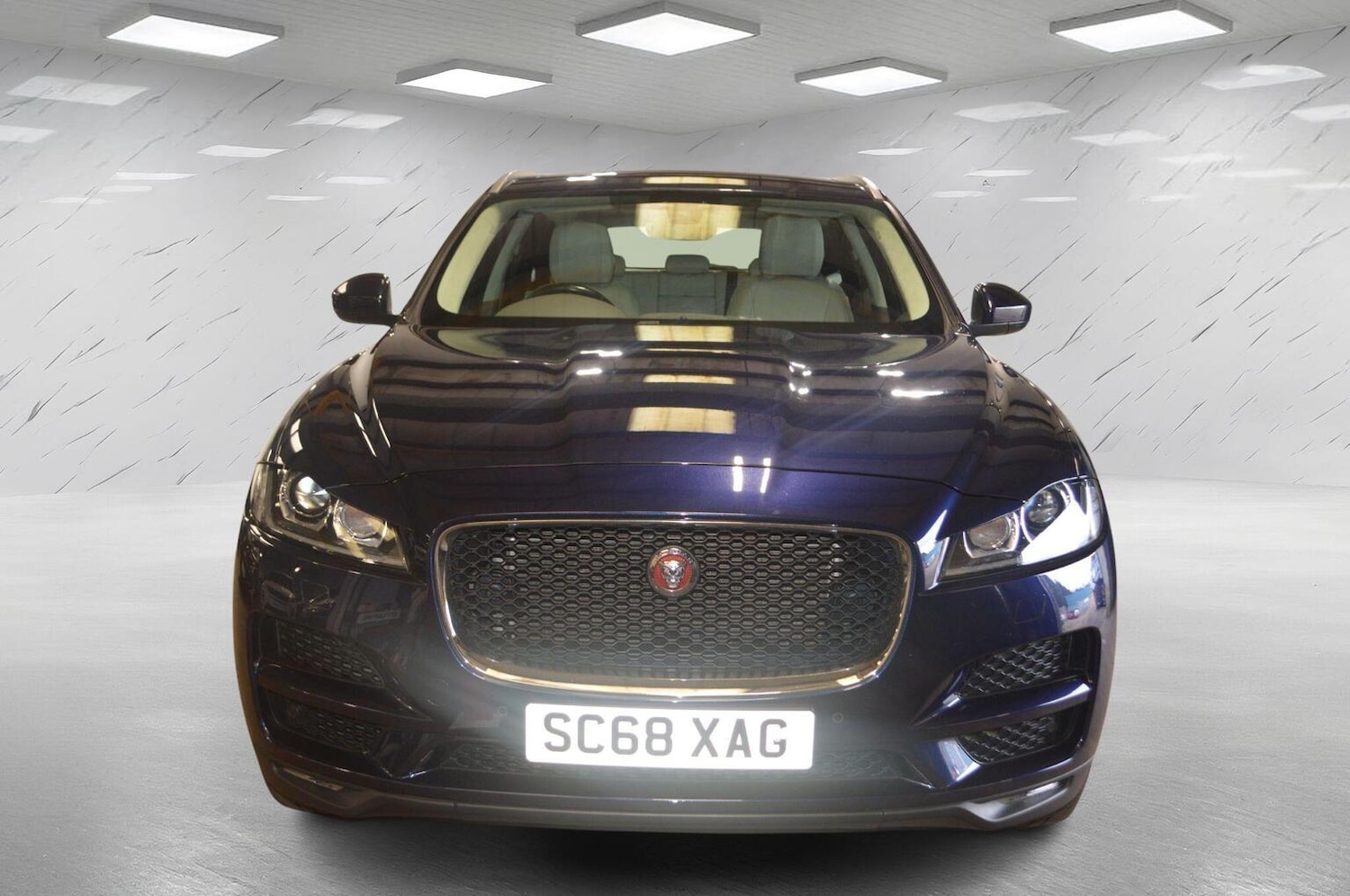Used Jaguar F-Pace 2018 for sale - 76107298: Photo 2