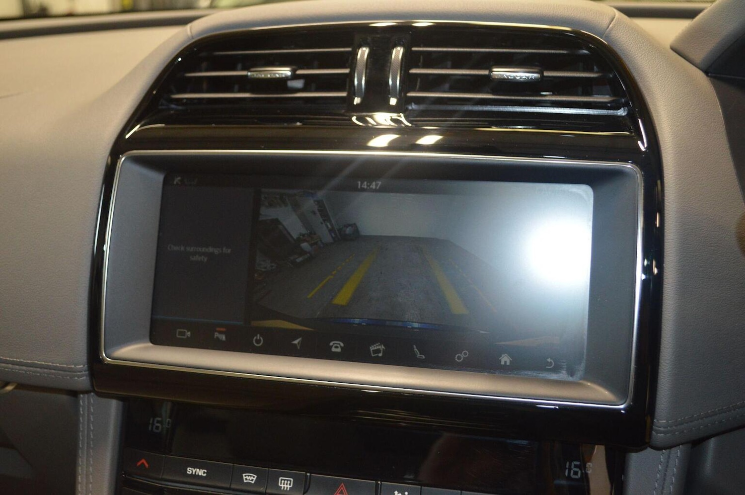 Used Jaguar F-Pace 2018 for sale - 76107298: Photo 23