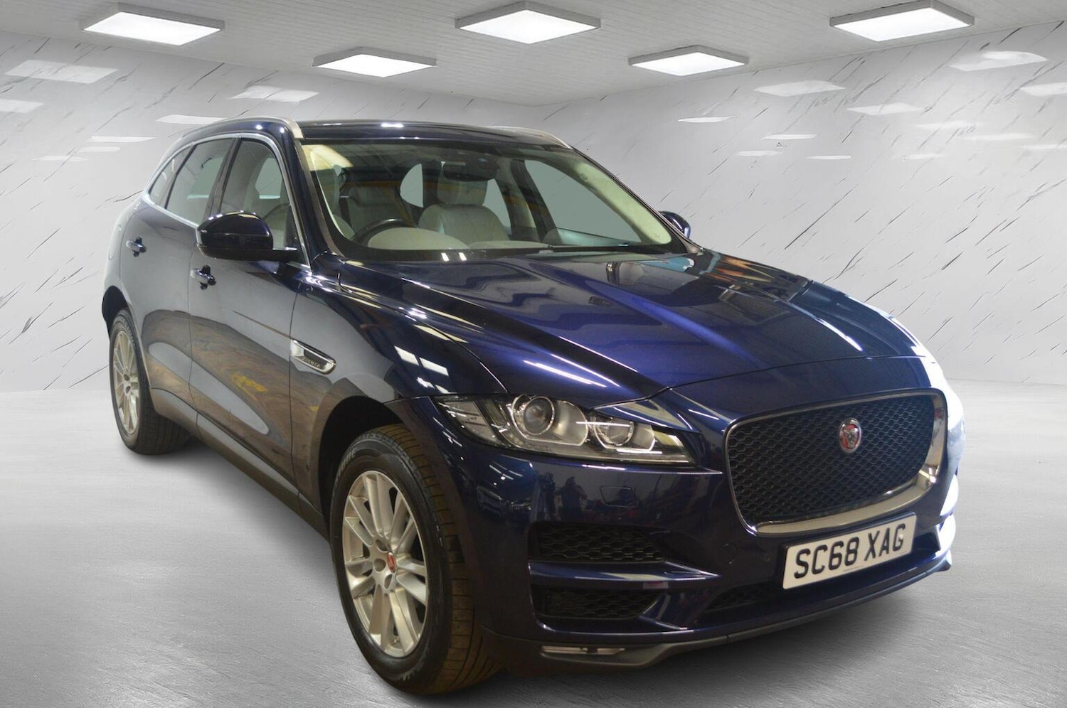 Used Jaguar F-Pace 2018 for sale - 76107298: Photo 4