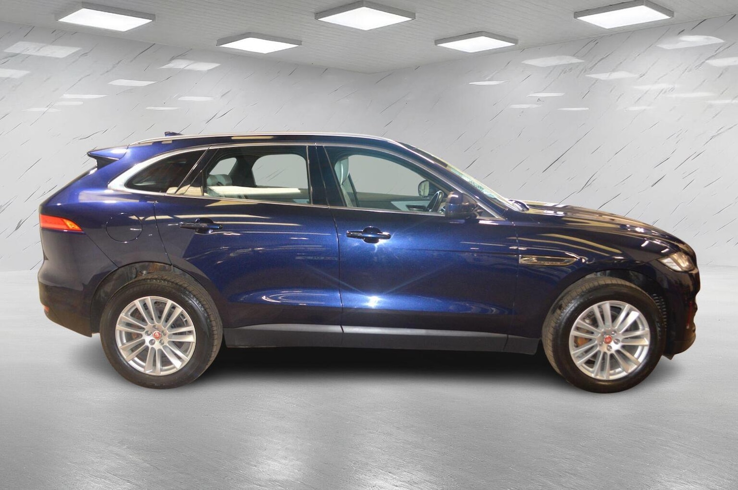 Used Jaguar F-Pace 2018 for sale - 76107298: Photo 5