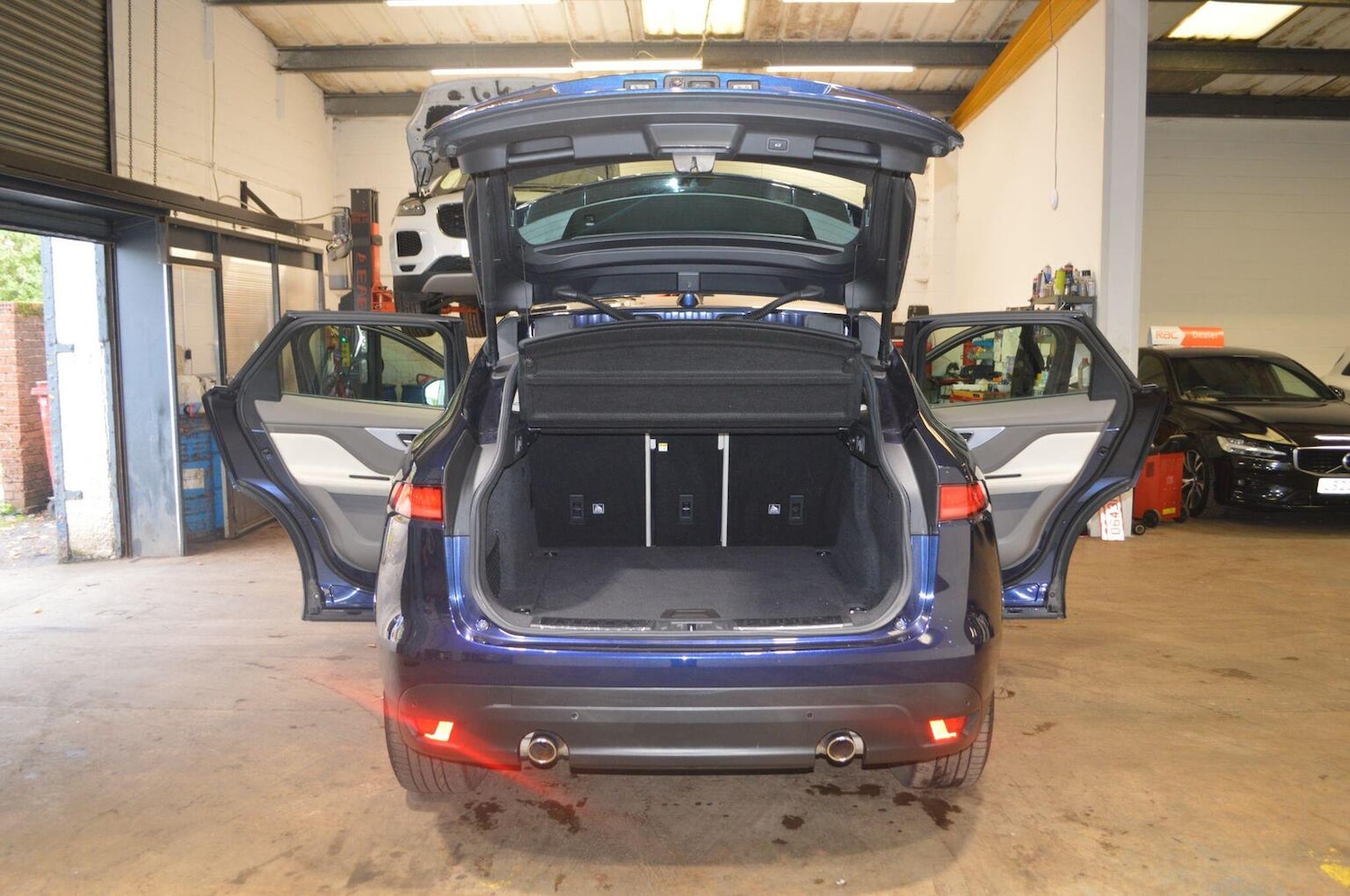 Used Jaguar F-Pace 2018 for sale - 76107298: Photo 57