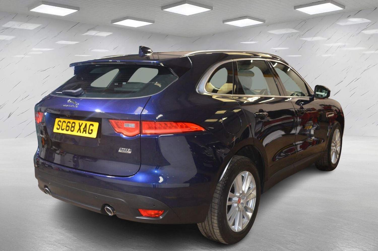 Used Jaguar F-Pace 2018 for sale - 76107298: Photo 6
