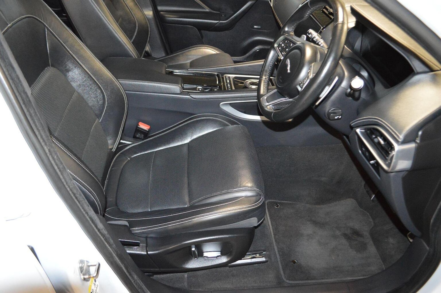 Used Jaguar F-Pace 2020 for sale - 77140755: Photo 12