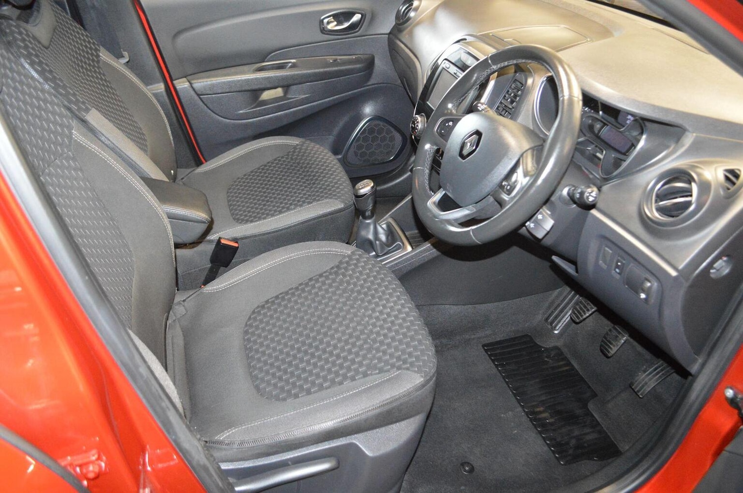 Used Renault Captur 2017 for sale - 76198173: Photo 12