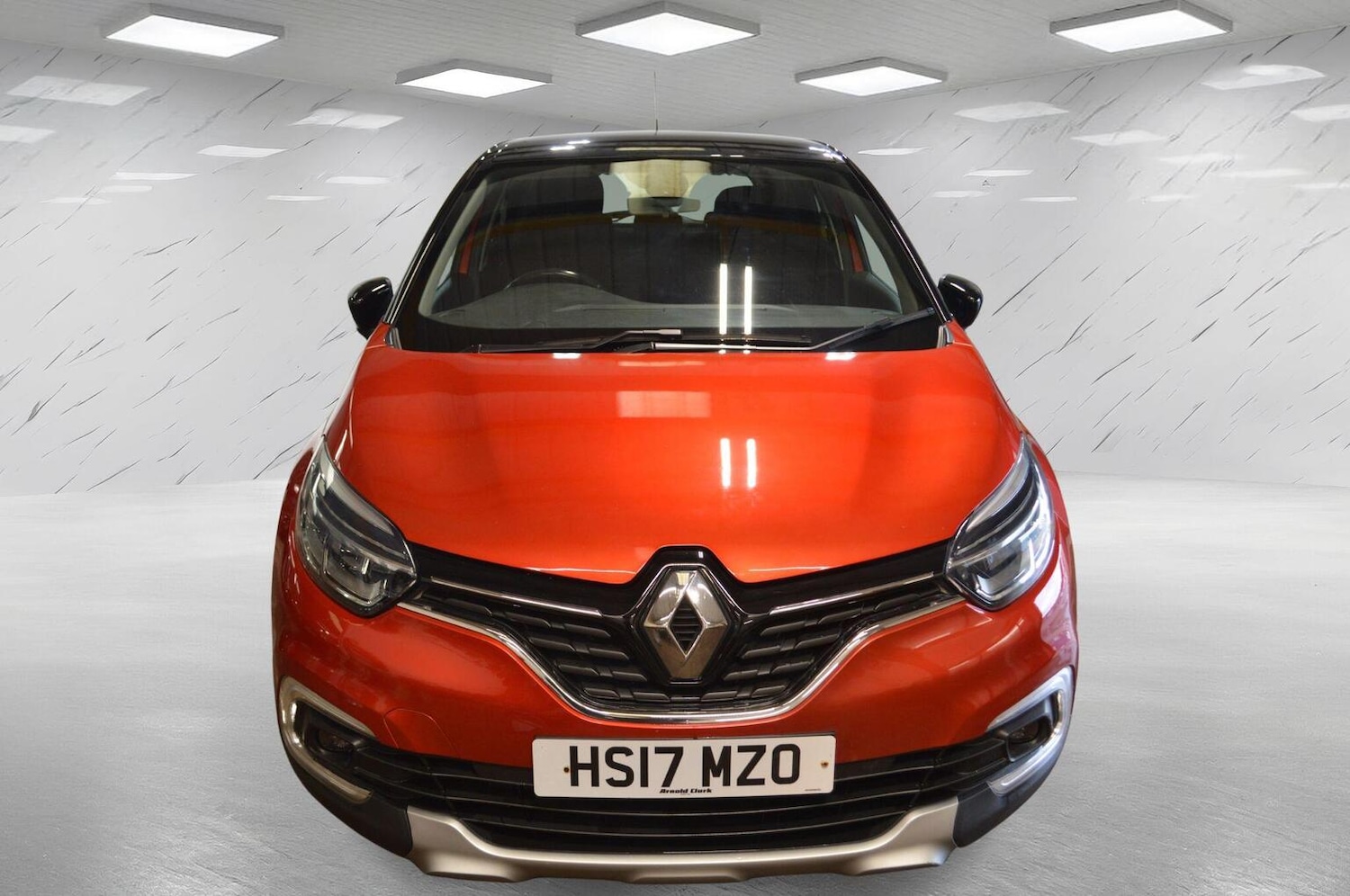 Used Renault Captur 2017 for sale - 76198173: Photo 2