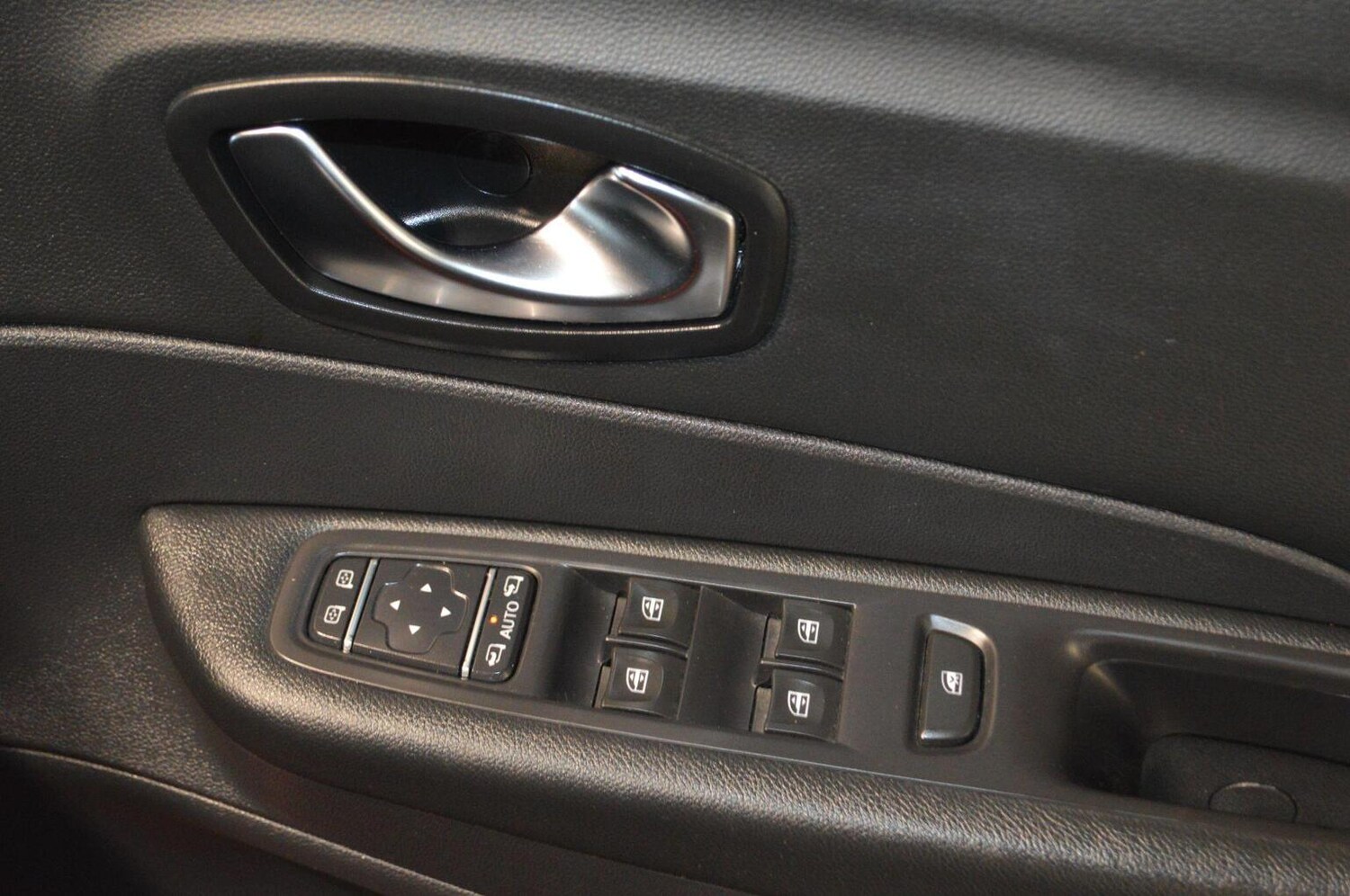 Used Renault Captur 2017 for sale - 76198173: Photo 41