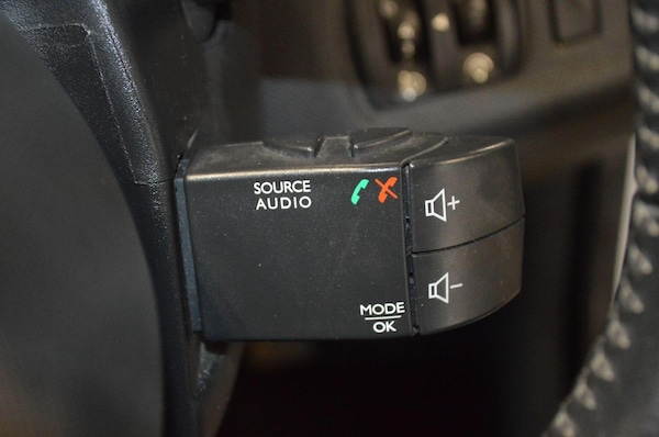 Used Renault Clio 2014 for sale - 76263018: Photo 38