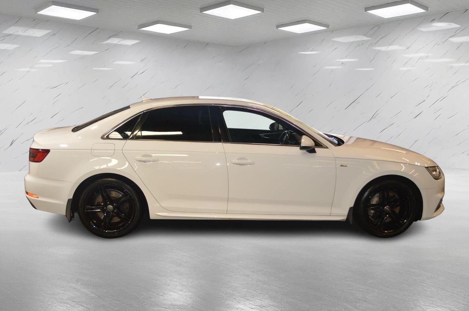 Used Audi A4 2016 for sale - 76769667: Photo 5