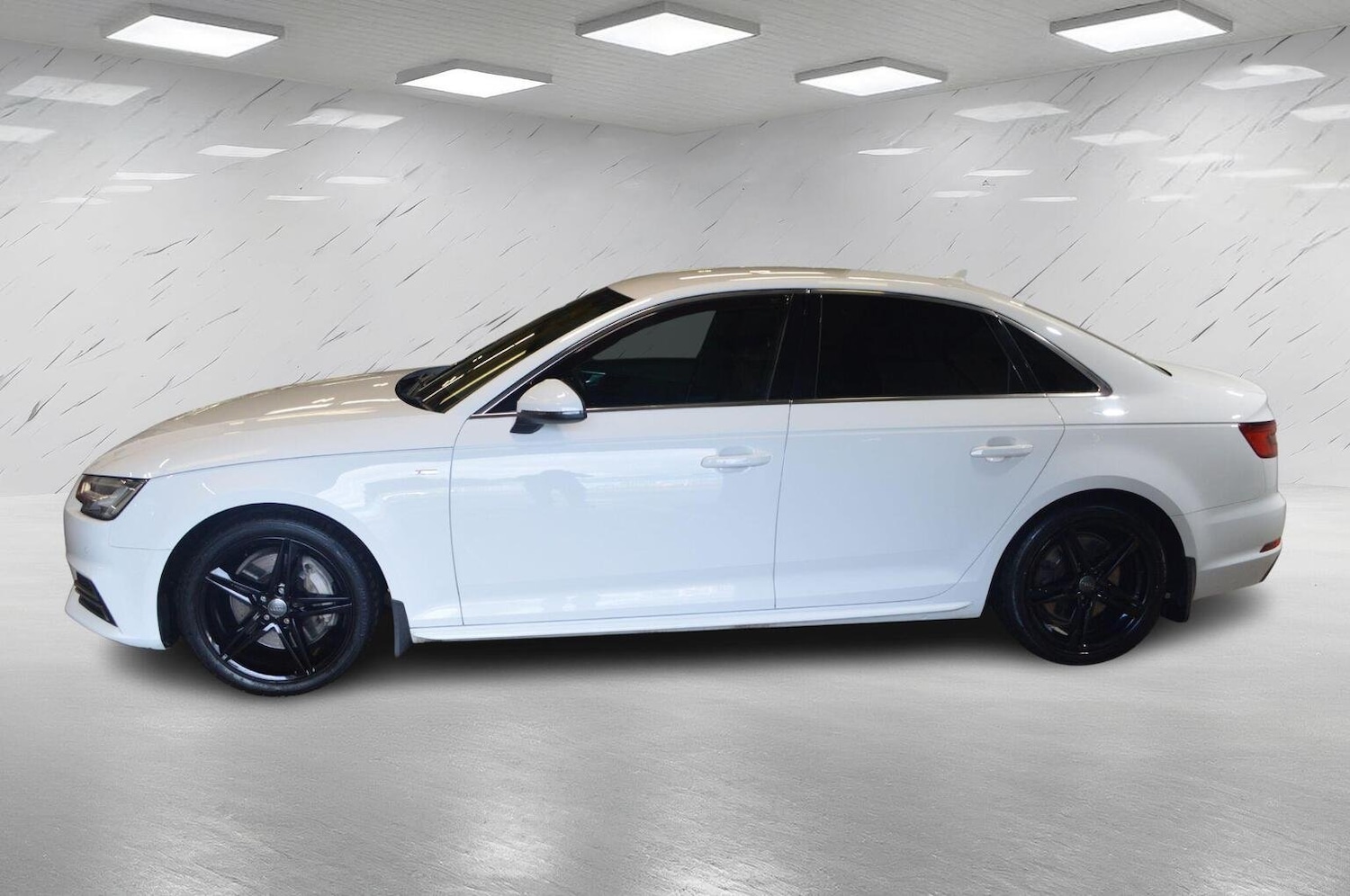 Used Audi A4 2016 for sale - 76769667: Photo 9