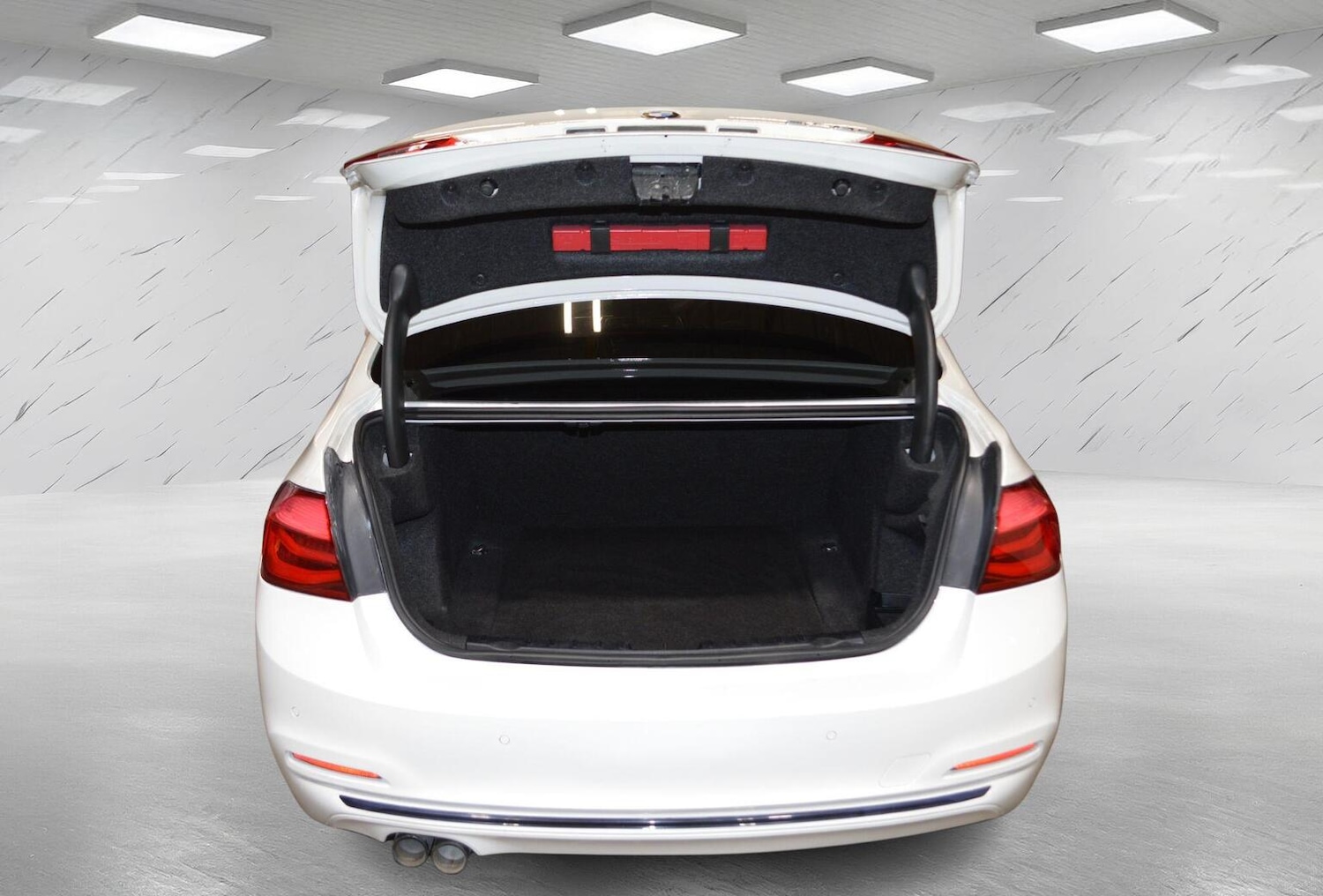 Used BMW 3 Series 2016 for sale - 77609973: Photo 10