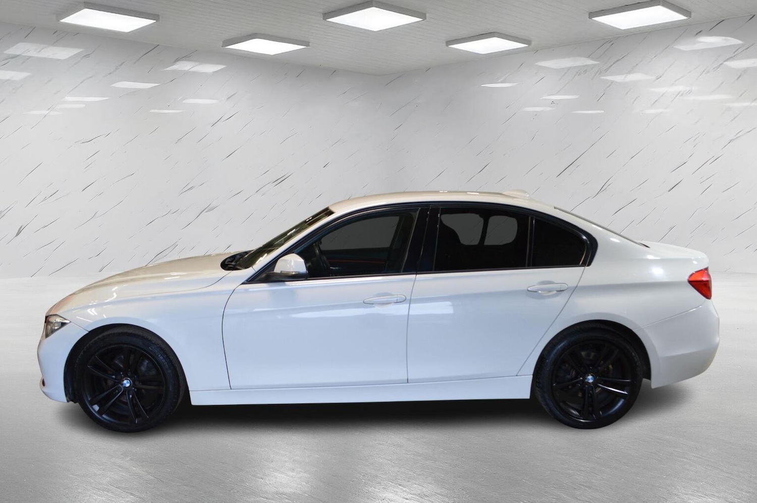 Used BMW 3 Series 2016 for sale - 77609973: Photo 9