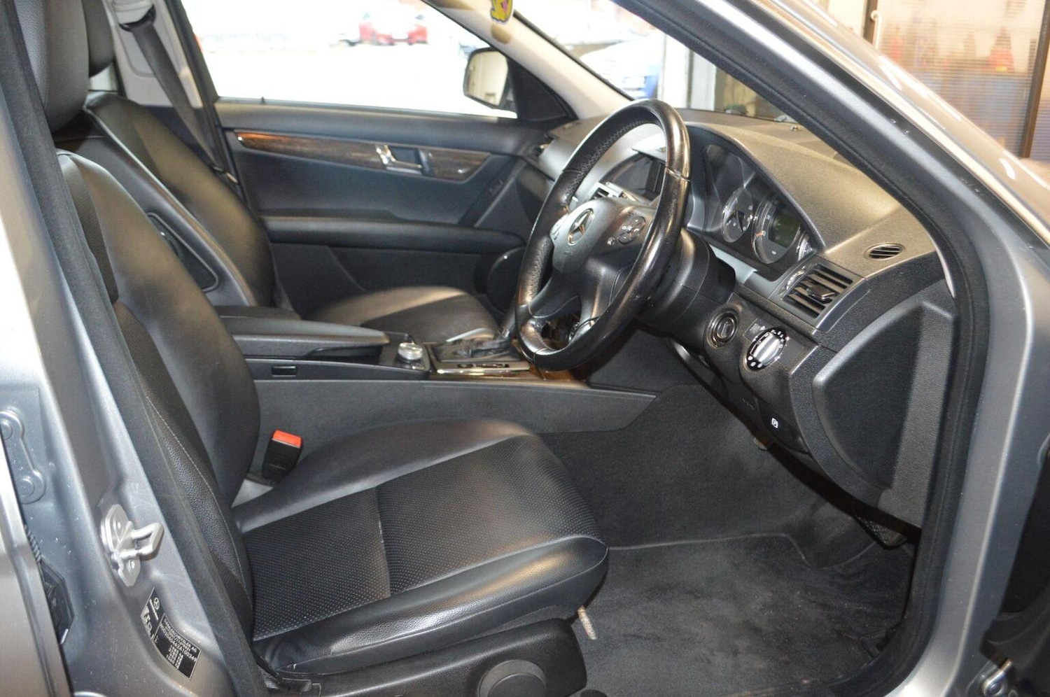 Used Mercedes-Benz C-Class 2008 for sale - 76128868: Photo 12