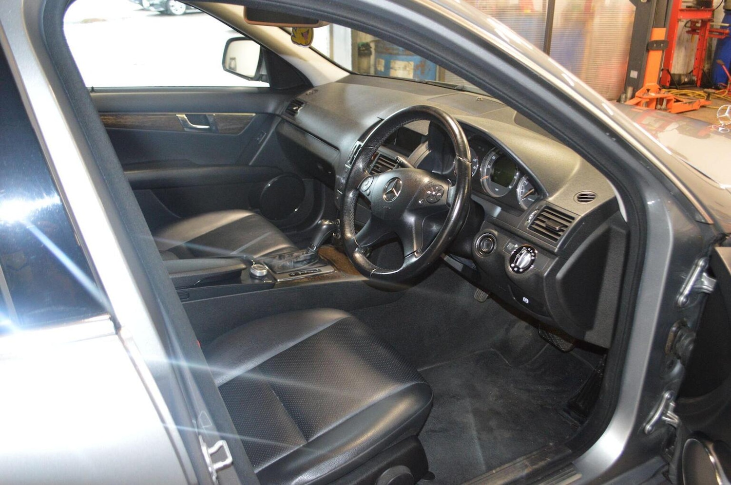 Used Mercedes-Benz C-Class 2008 for sale - 76128868: Photo 33