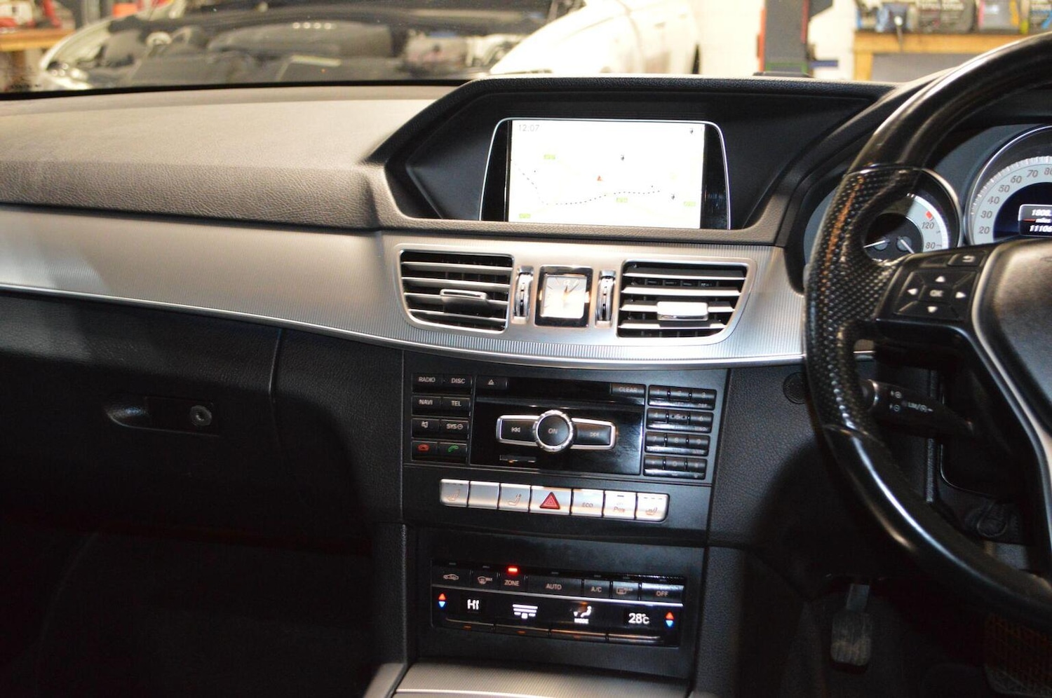 Used Mercedes-Benz E Class 2015 for sale - 77303580: Photo 15