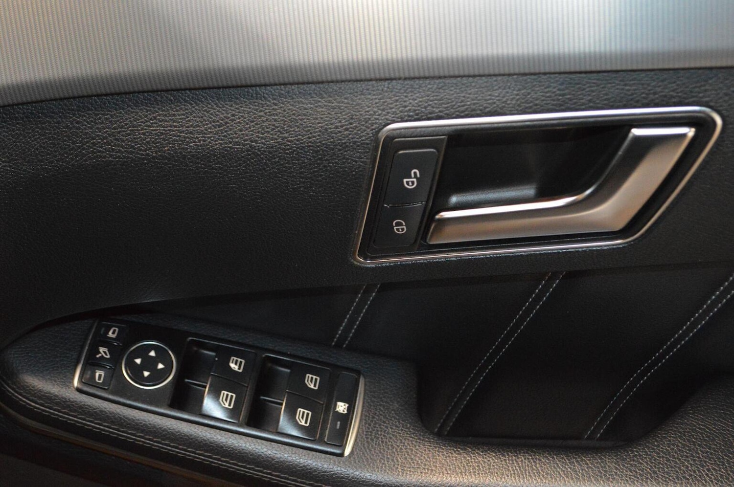 Used Mercedes-Benz E Class 2015 for sale - 77303580: Photo 33