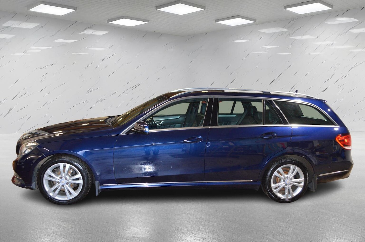 Used Mercedes-Benz E Class 2015 for sale - 77303580: Photo 5