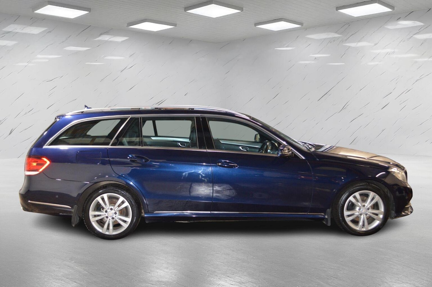 Used Mercedes-Benz E Class 2015 for sale - 77303580: Photo 9