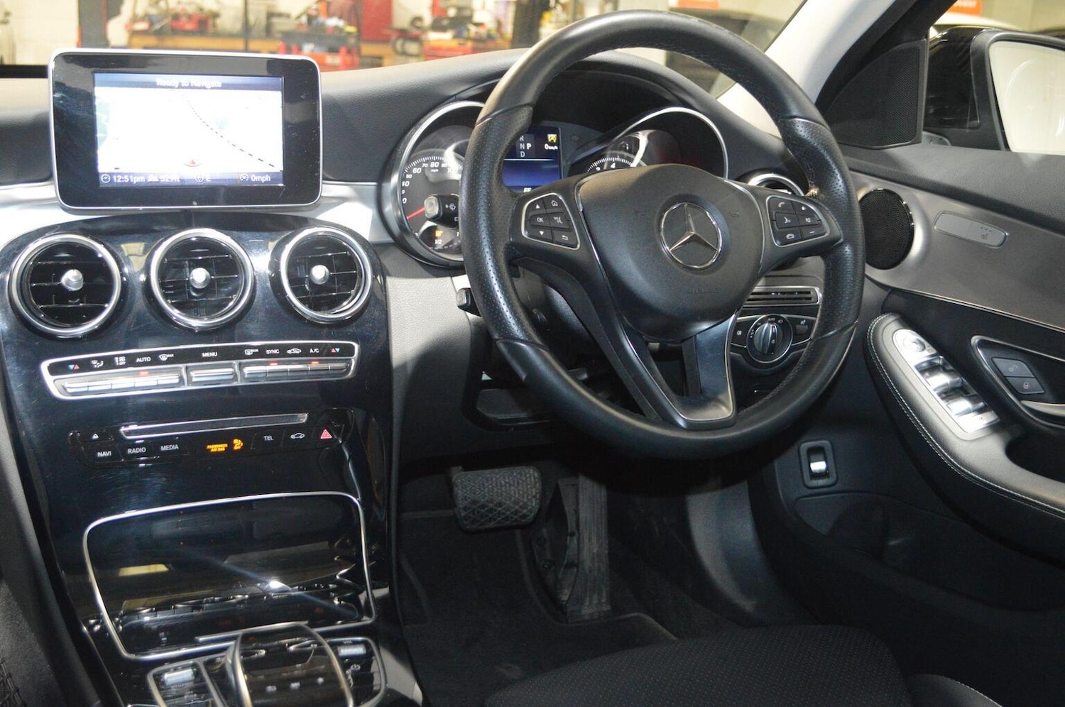 Used Mercedes-Benz C-Class 2017 for sale - 76120217: Photo 15
