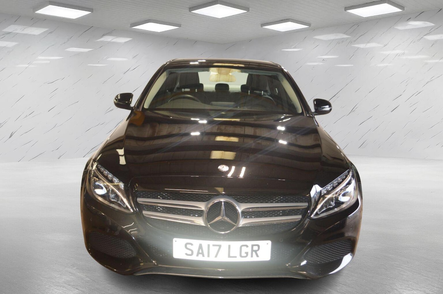 Used Mercedes-Benz C-Class 2017 for sale - 76120217: Photo 2