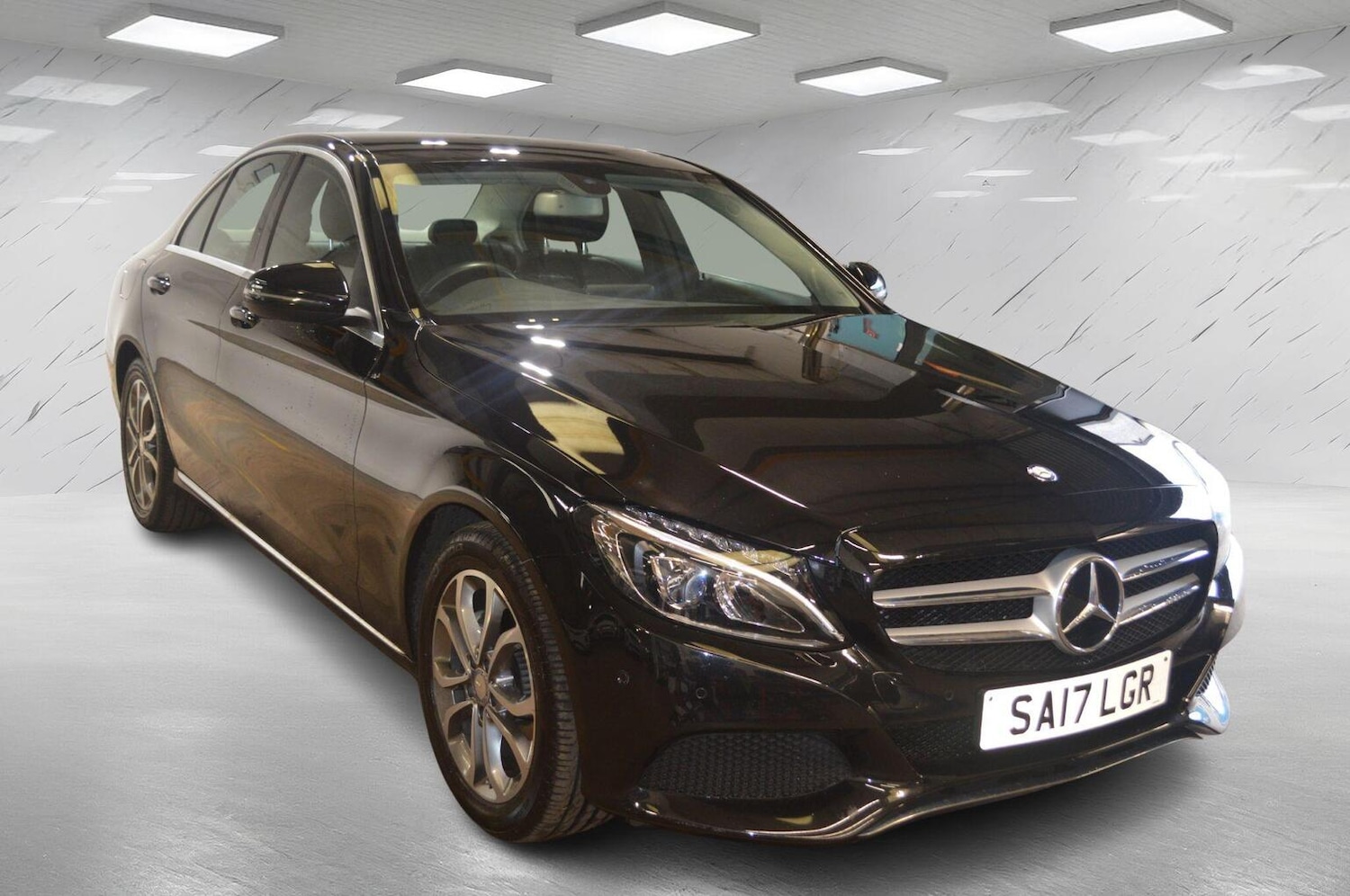Used Mercedes-Benz C-Class 2017 for sale - 76120217: Photo 4
