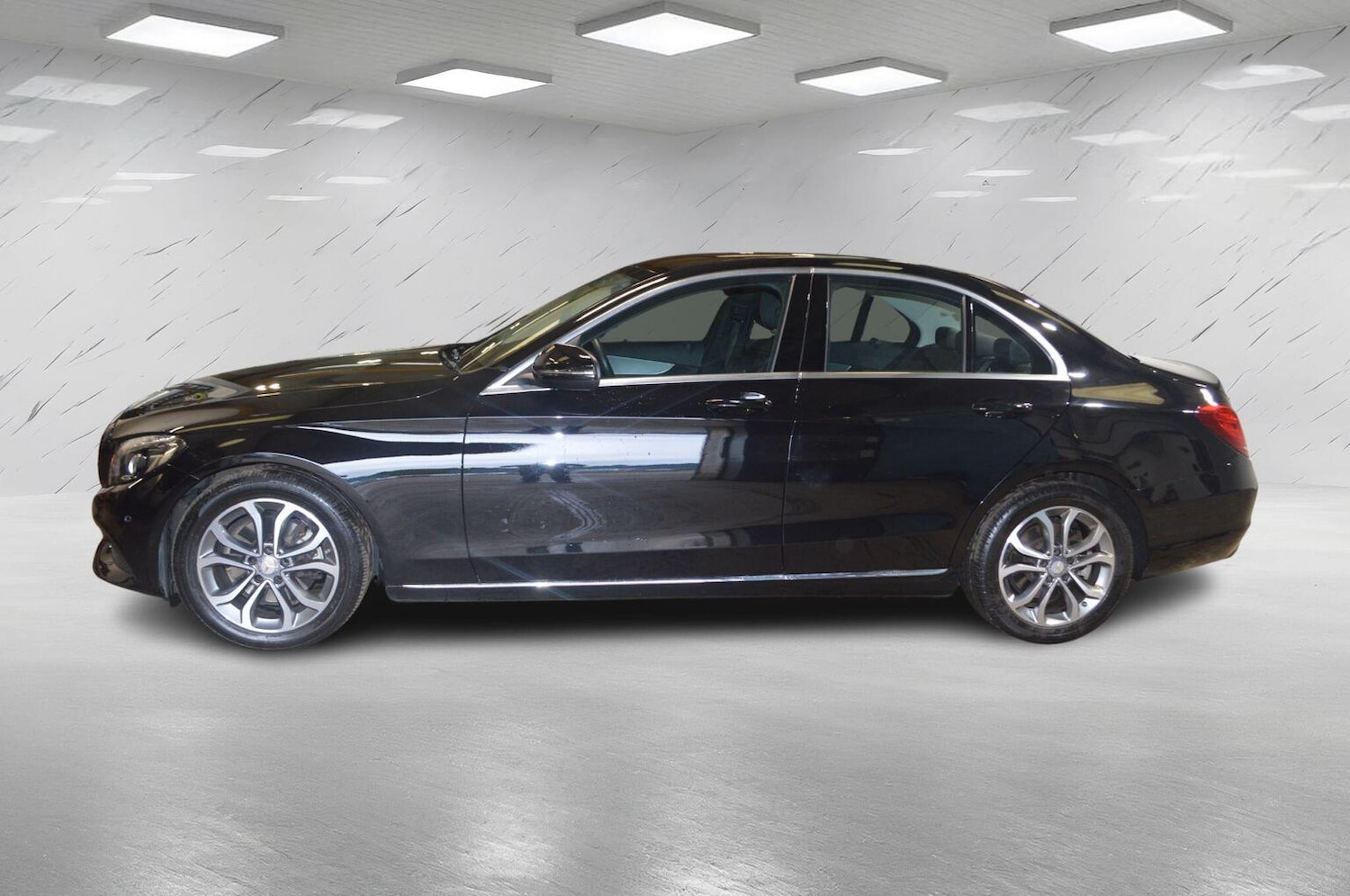 Used Mercedes-Benz C-Class 2017 for sale - 76120217: Photo 5