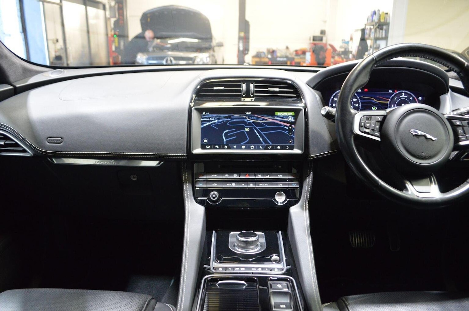 Used Jaguar F-Pace 2019 for sale - 75999913: Photo 15
