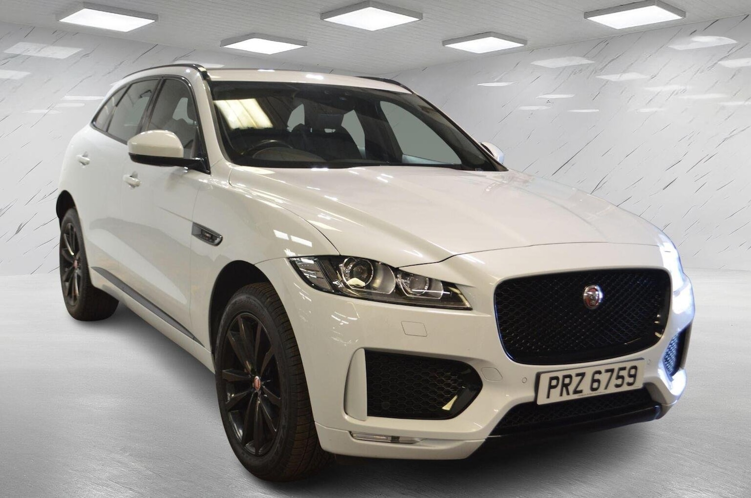 Used Jaguar F-Pace 2019 for sale - 75999913: Photo 4