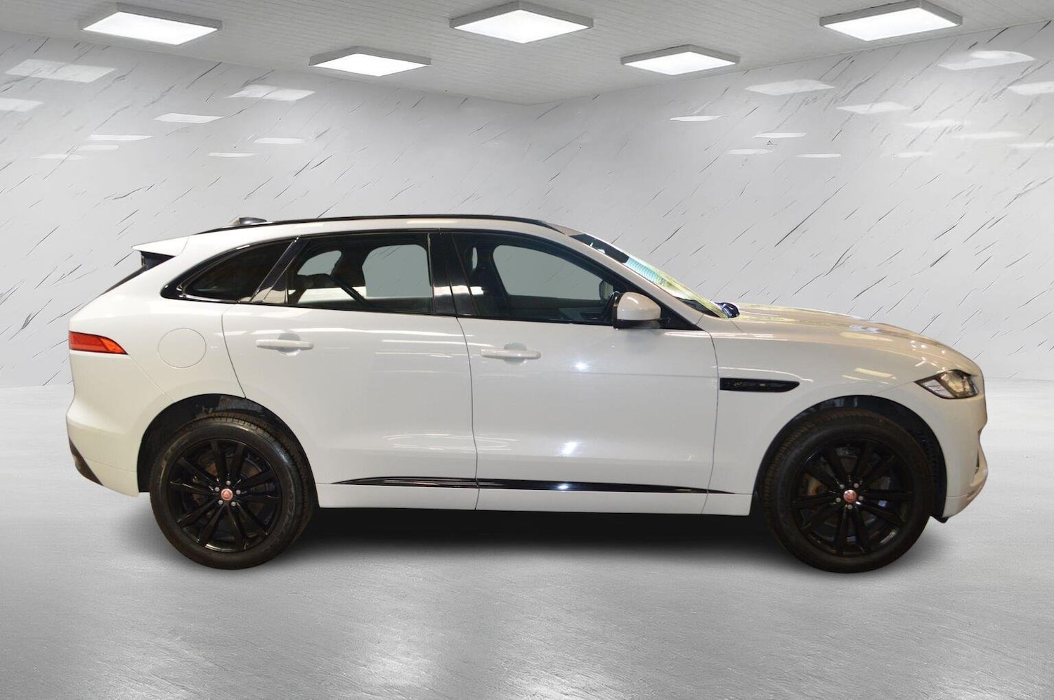 Used Jaguar F-Pace 2019 for sale - 75999913: Photo 5