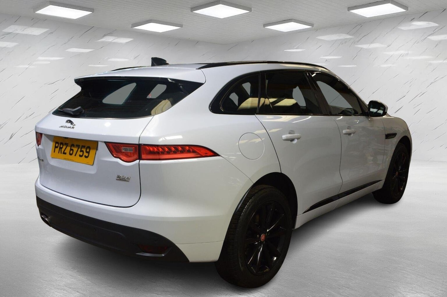 Used Jaguar F-Pace 2019 for sale - 75999913: Photo 6