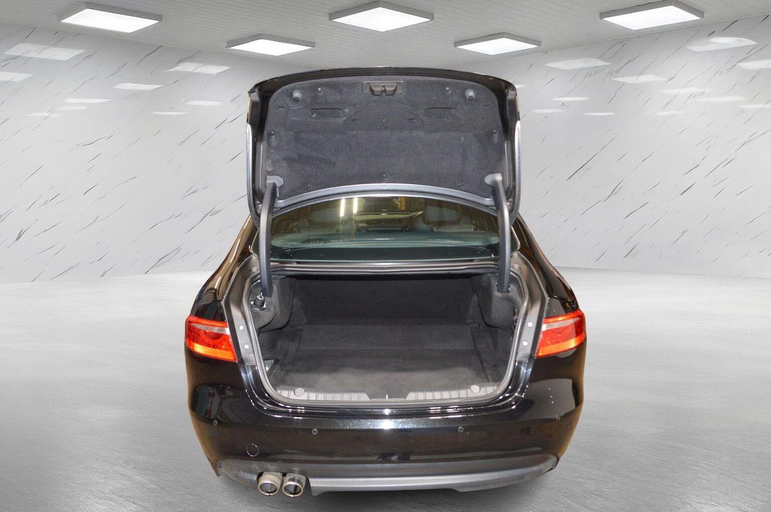 Used Jaguar XF 2018 for sale - 77154353: Photo 10