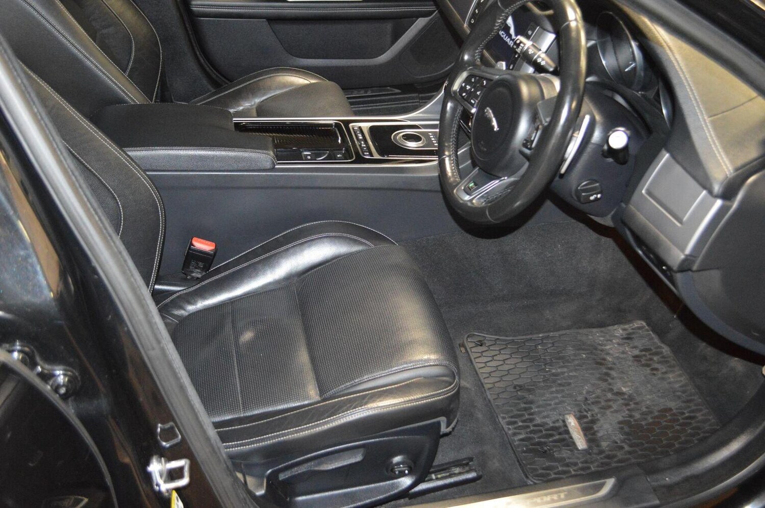 Used Jaguar XF 2018 for sale - 77154353: Photo 12