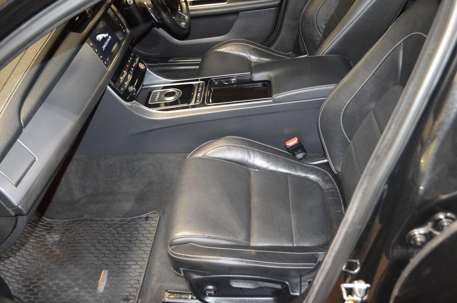 Used Jaguar XF 2018 for sale - 77154353: Photo 13