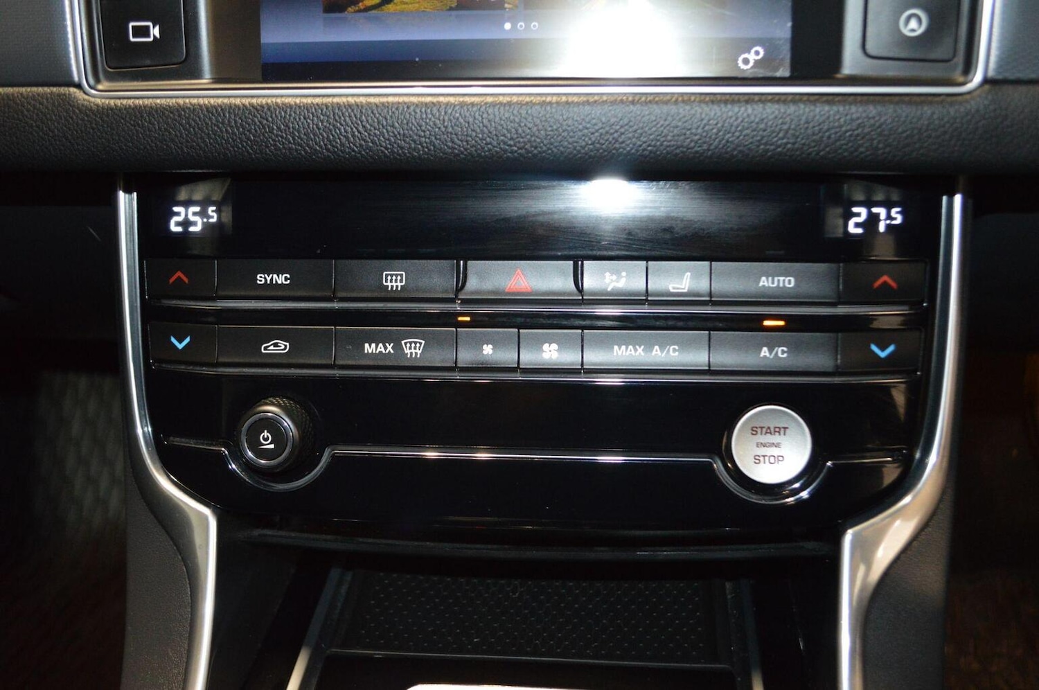 Used Jaguar XF 2018 for sale - 77154353: Photo 18