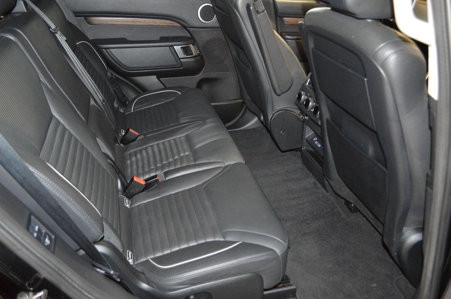 Used Land Rover Discovery 2018 for sale - 77921429: Photo 21