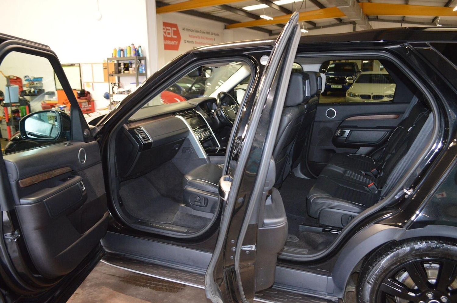 Used Land Rover Discovery 2018 for sale - 77921429: Photo 26