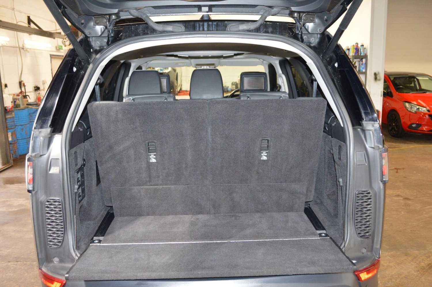 Used Land Rover Discovery 2018 for sale - 77921429: Photo 28