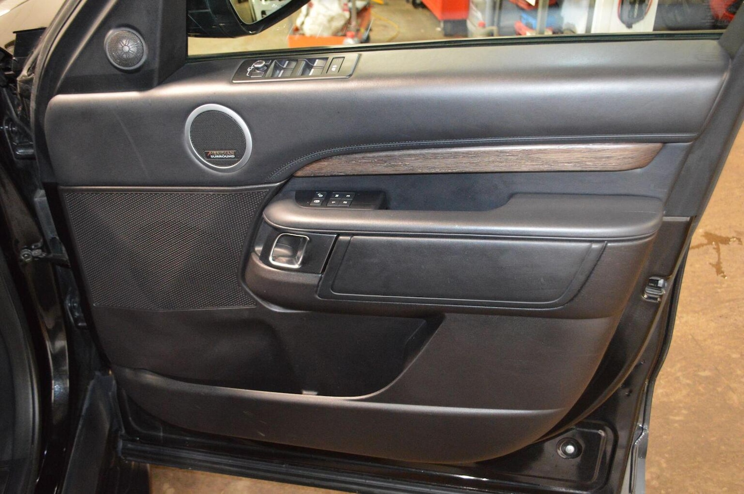 Used Land Rover Discovery 2018 for sale - 77921429: Photo 30