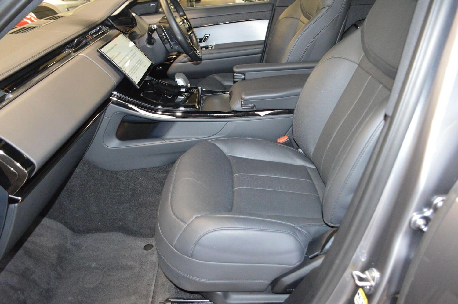 Used Land Rover Range Rover Sport 2024 for sale - 77385273: Photo 11